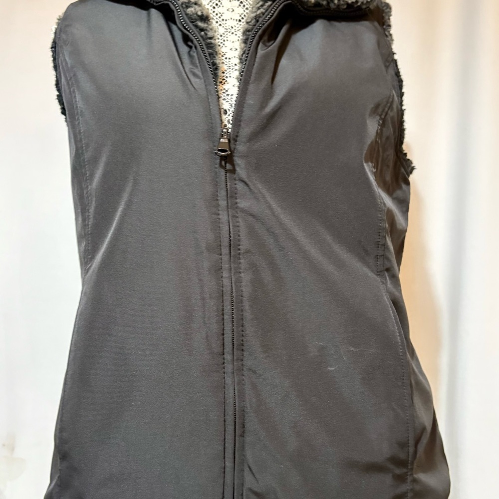 Kristen Blake Faux Fur Reversible Vest Pockets Women's Sz Med EUC - Picture 8 of 12